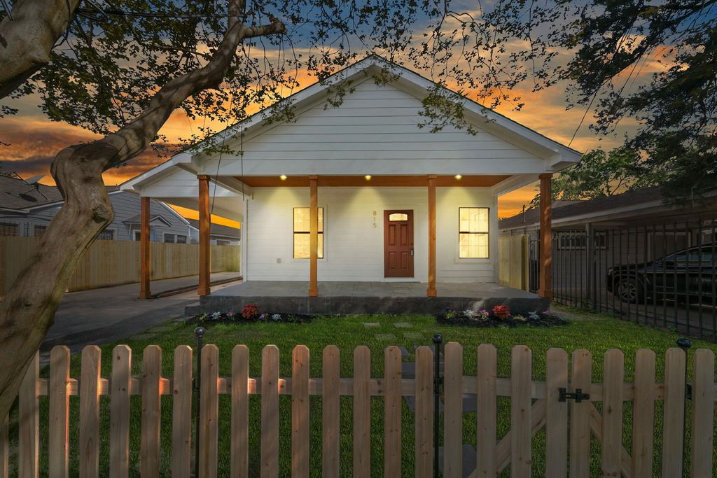 815 Wilkes Street, Houston, TX 77009