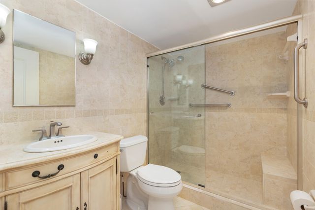 5200 N Flagler Drive 404, West Palm Beach, FL 33407