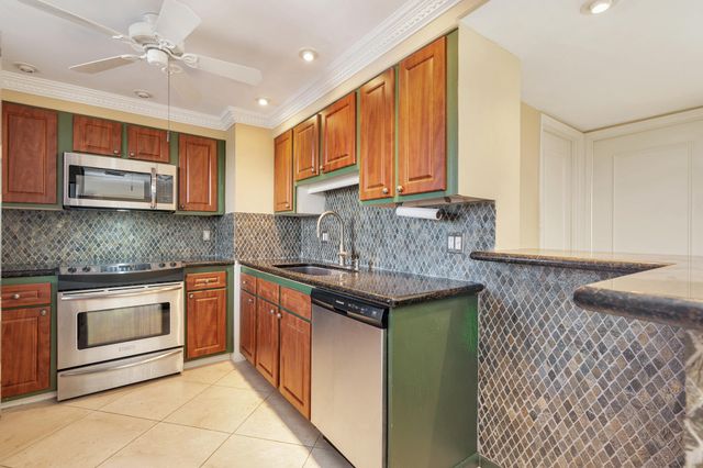 5200 N Flagler Drive 404, West Palm Beach, FL 33407