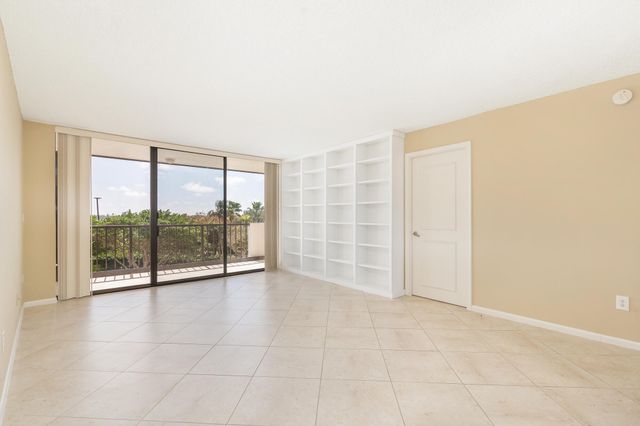 5200 N Flagler Drive 404, West Palm Beach, FL 33407