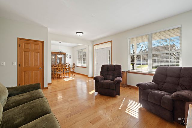 11646 Leland Lane, Huntley, IL 60142