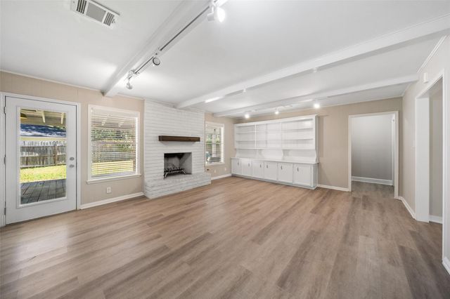 499 Mississippi Park, Conroe, TX 77302