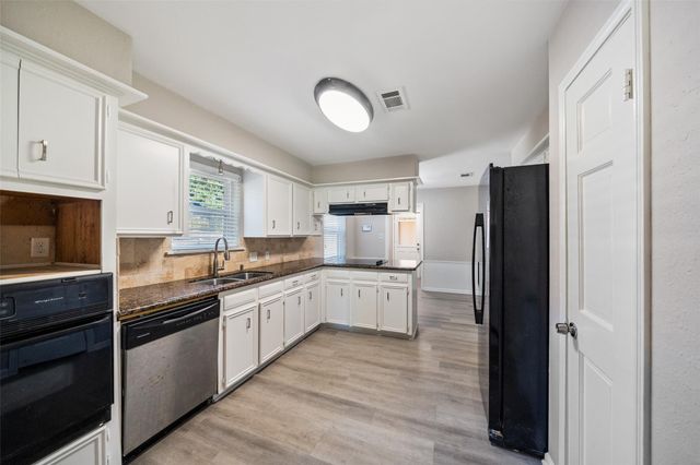499 Mississippi Park, Conroe, TX 77302