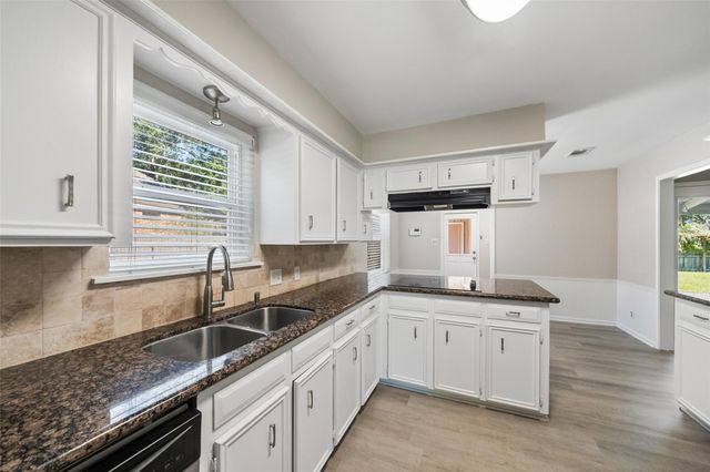 499 Mississippi Park, Conroe, TX 77302