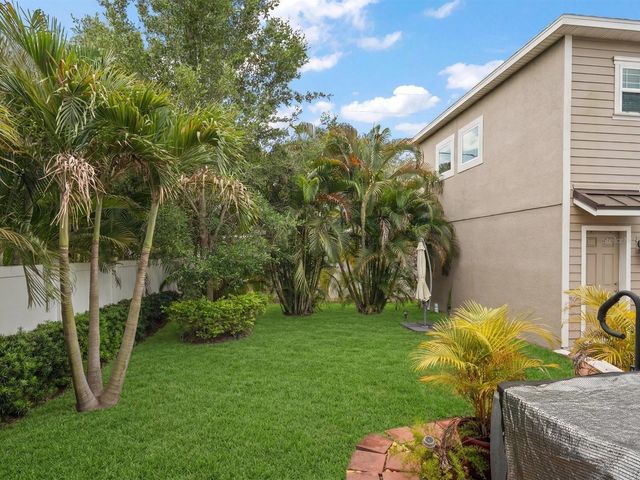 710 36TH AVENUE N, St Petersburg, FL 33704