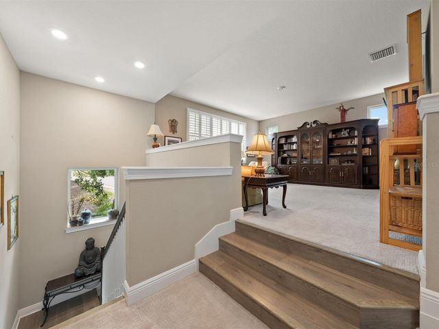 710 36TH AVENUE N, St Petersburg, FL 33704