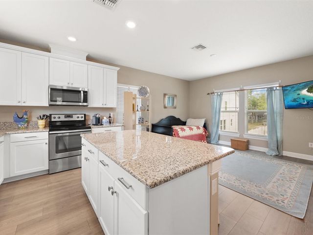 710 36TH AVENUE N, St Petersburg, FL 33704