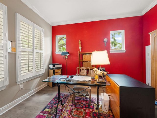 710 36TH AVENUE N, St Petersburg, FL 33704