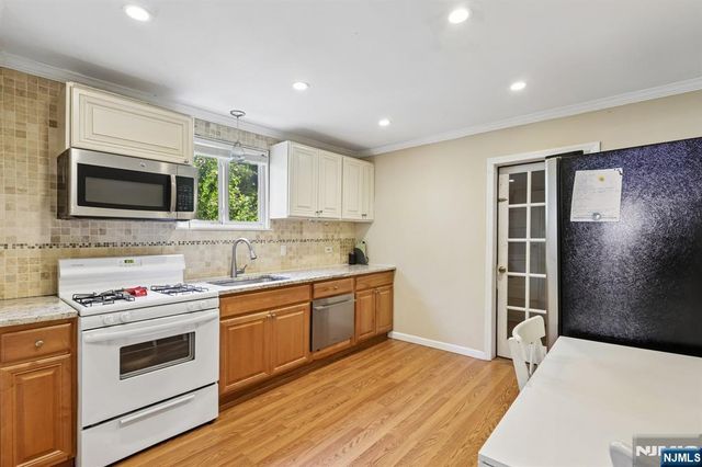 711-713 Degraw Avenue, Newark, NJ 07104