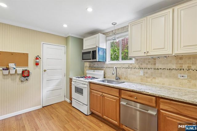 711-713 Degraw Avenue, Newark, NJ 07104