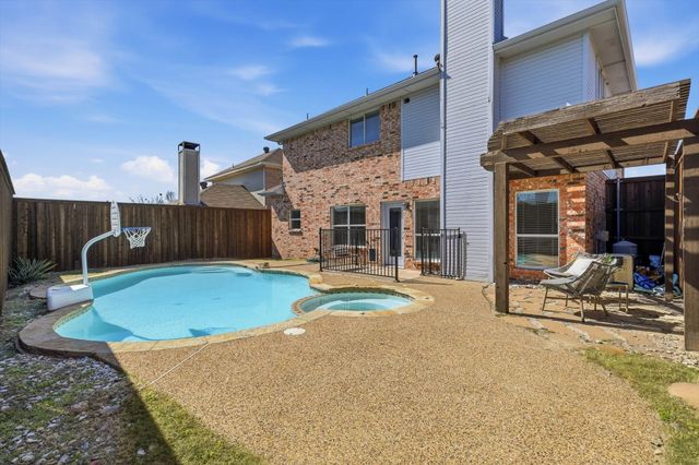 4704 Ericksen Drive, Carrollton, TX 75010
