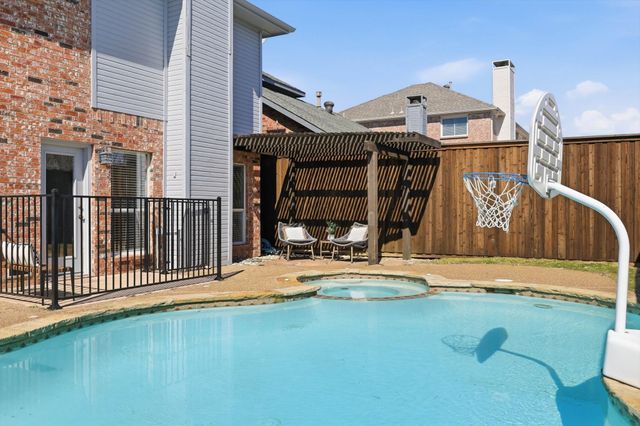 4704 Ericksen Drive, Carrollton, TX 75010