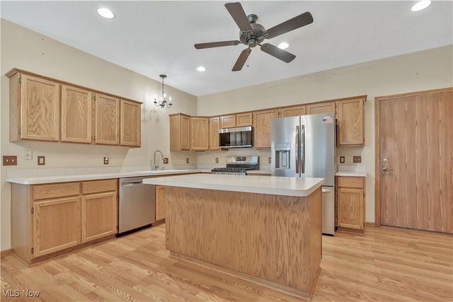 915 Shackleton Drive, Canal Fulton, OH 44614