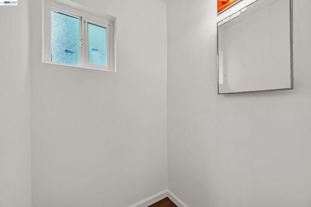 1947 E St, Hayward, CA 94541