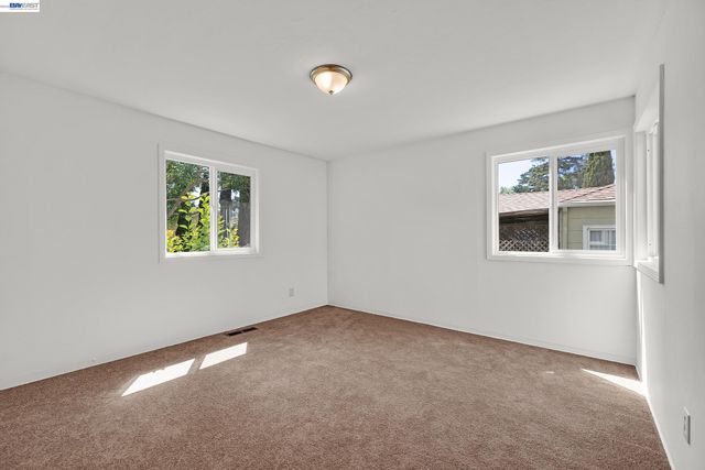 1947 E St, Hayward, CA 94541