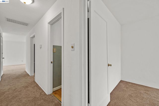 1947 E St, Hayward, CA 94541