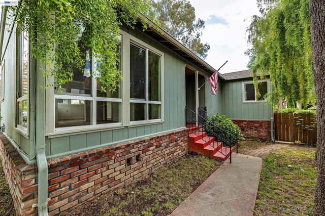 1947 E St, Hayward, CA 94541