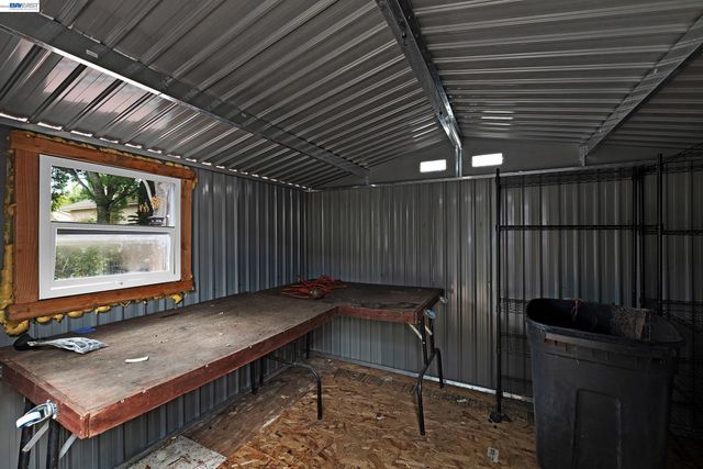 1947 E St, Hayward, CA 94541