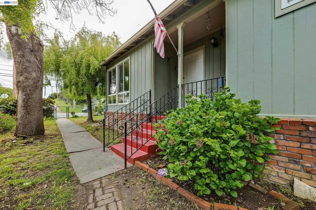 1947 E St, Hayward, CA 94541