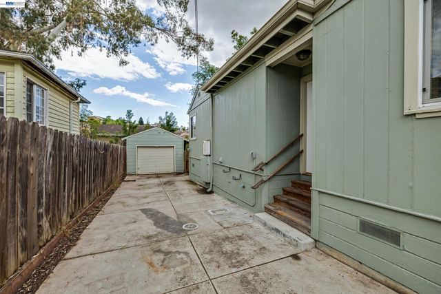 1947 E St, Hayward, CA 94541