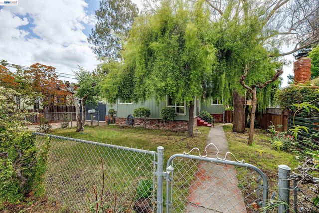 1947 E St, Hayward, CA 94541