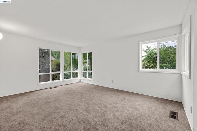 1947 E St, Hayward, CA 94541