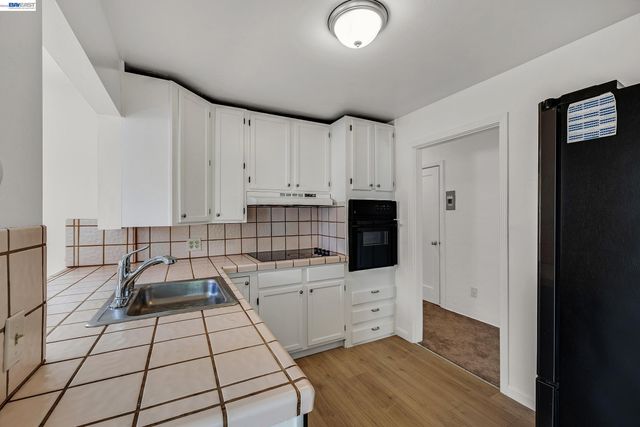 1947 E St, Hayward, CA 94541