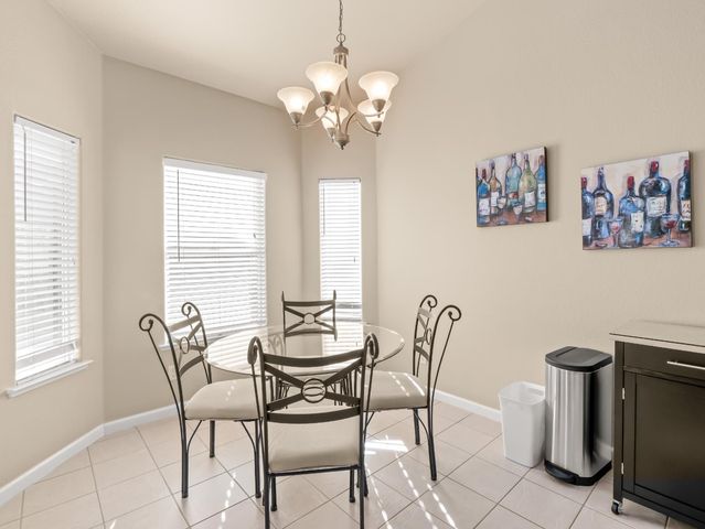 2887 E Christopher Drive, Fresno, CA 93720