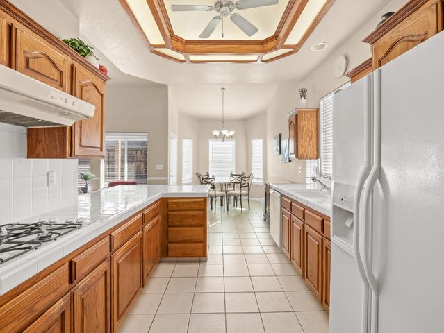 2887 E Christopher Drive, Fresno, CA 93720