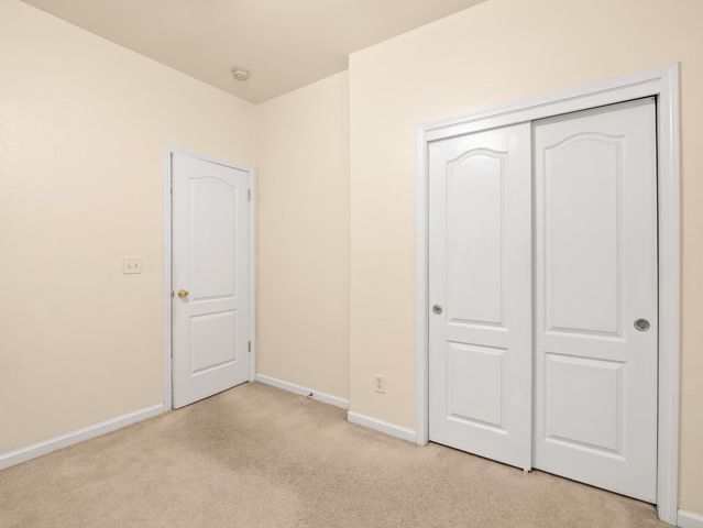 2887 E Christopher Drive, Fresno, CA 93720