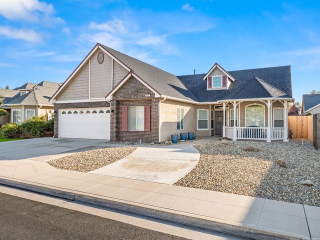 2887 E Christopher Drive, Fresno, CA 93720