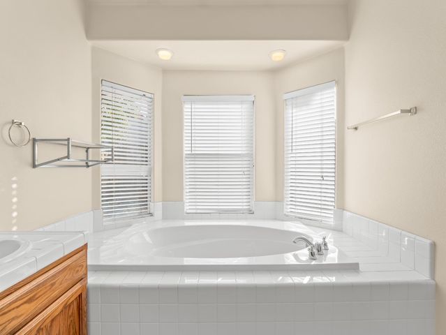 2887 E Christopher Drive, Fresno, CA 93720