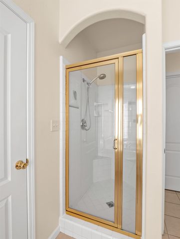 2887 E Christopher Drive, Fresno, CA 93720