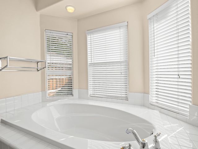 2887 E Christopher Drive, Fresno, CA 93720