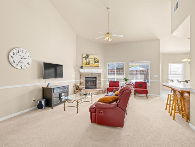 2887 E Christopher Drive, Fresno, CA 93720