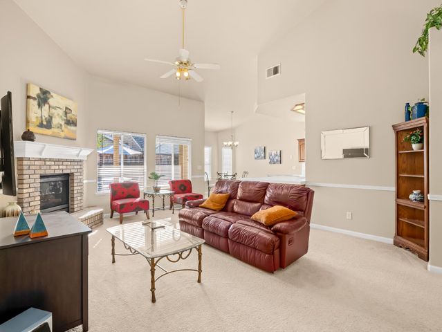 2887 E Christopher Drive, Fresno, CA 93720