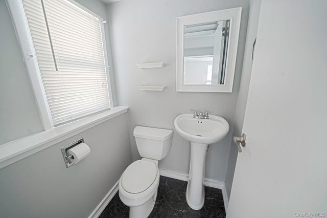 122 Weaver Road, West Sayville, NY 11796