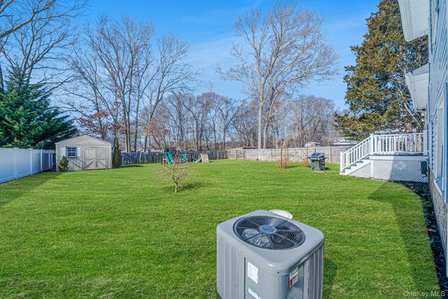 122 Weaver Road, West Sayville, NY 11796