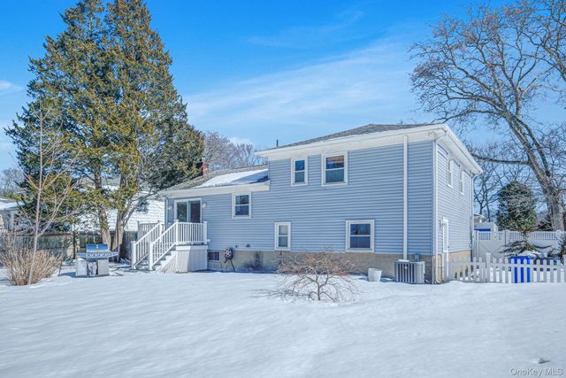 122 Weaver Road, West Sayville, NY 11796