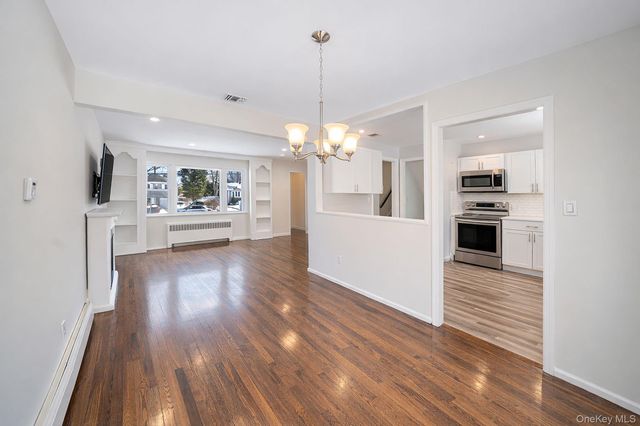 122 Weaver Road, West Sayville, NY 11796