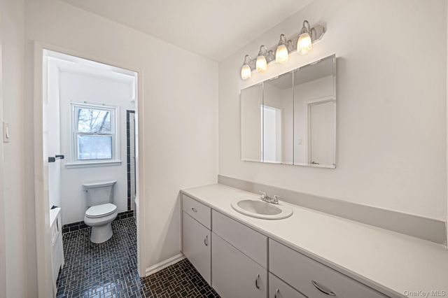 122 Weaver Road, West Sayville, NY 11796