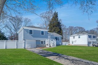 122 Weaver Road, West Sayville, NY 11796