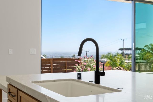 872 Via Ondulando, Ventura, CA 93003