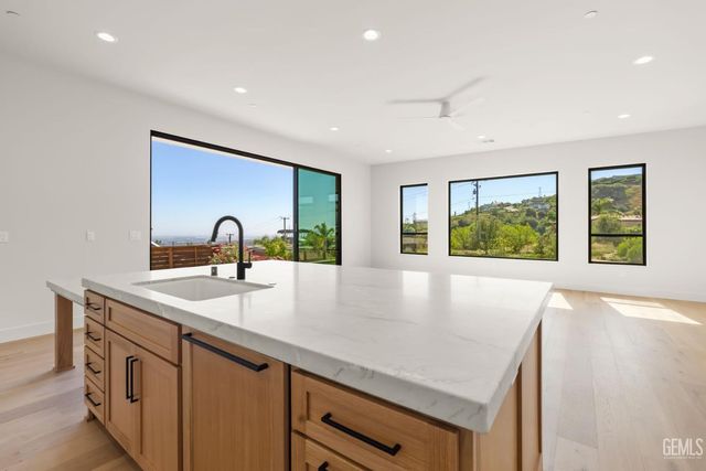 872 Via Ondulando, Ventura, CA 93003