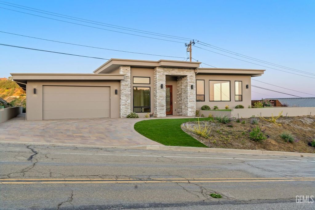 872 Via Ondulando, Ventura, CA 93003