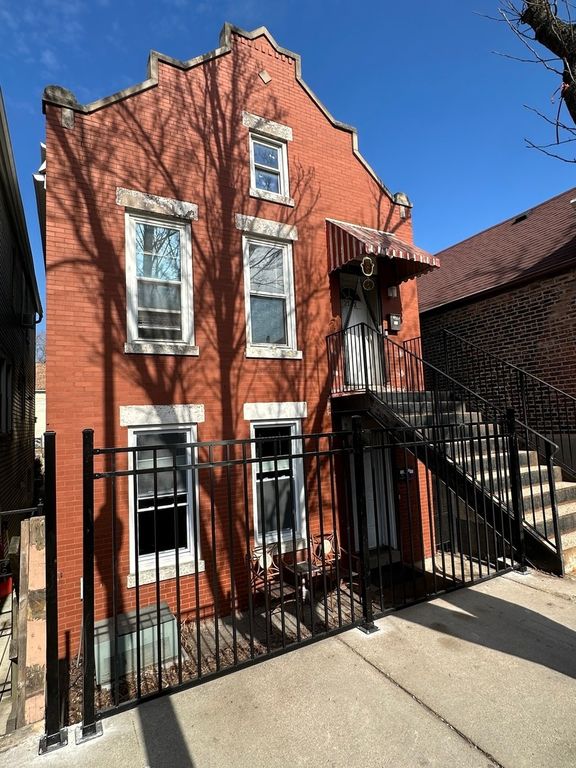 2142 W 18th Street, Chicago, IL 60608