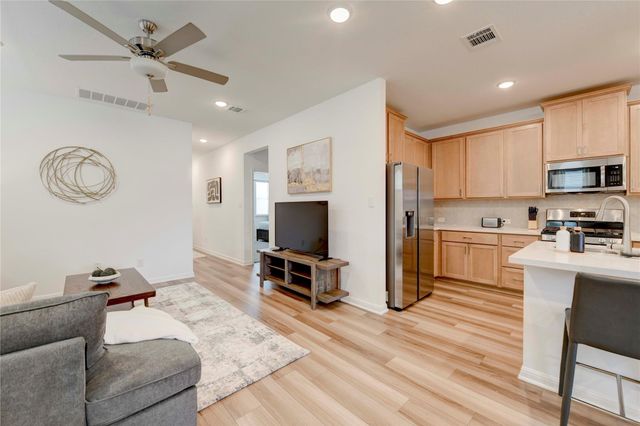 311 Flowers Ave, Hutto, TX 78634