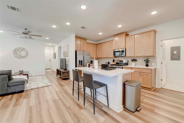 311 Flowers Ave, Hutto, TX 78634