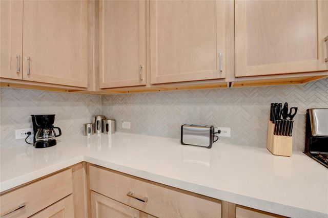 311 Flowers Ave, Hutto, TX 78634