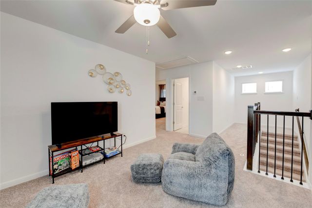 311 Flowers Ave, Hutto, TX 78634